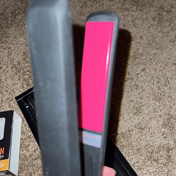 Brand new Plug in GED hair straighter, make an offer! - Picture 5 of 6